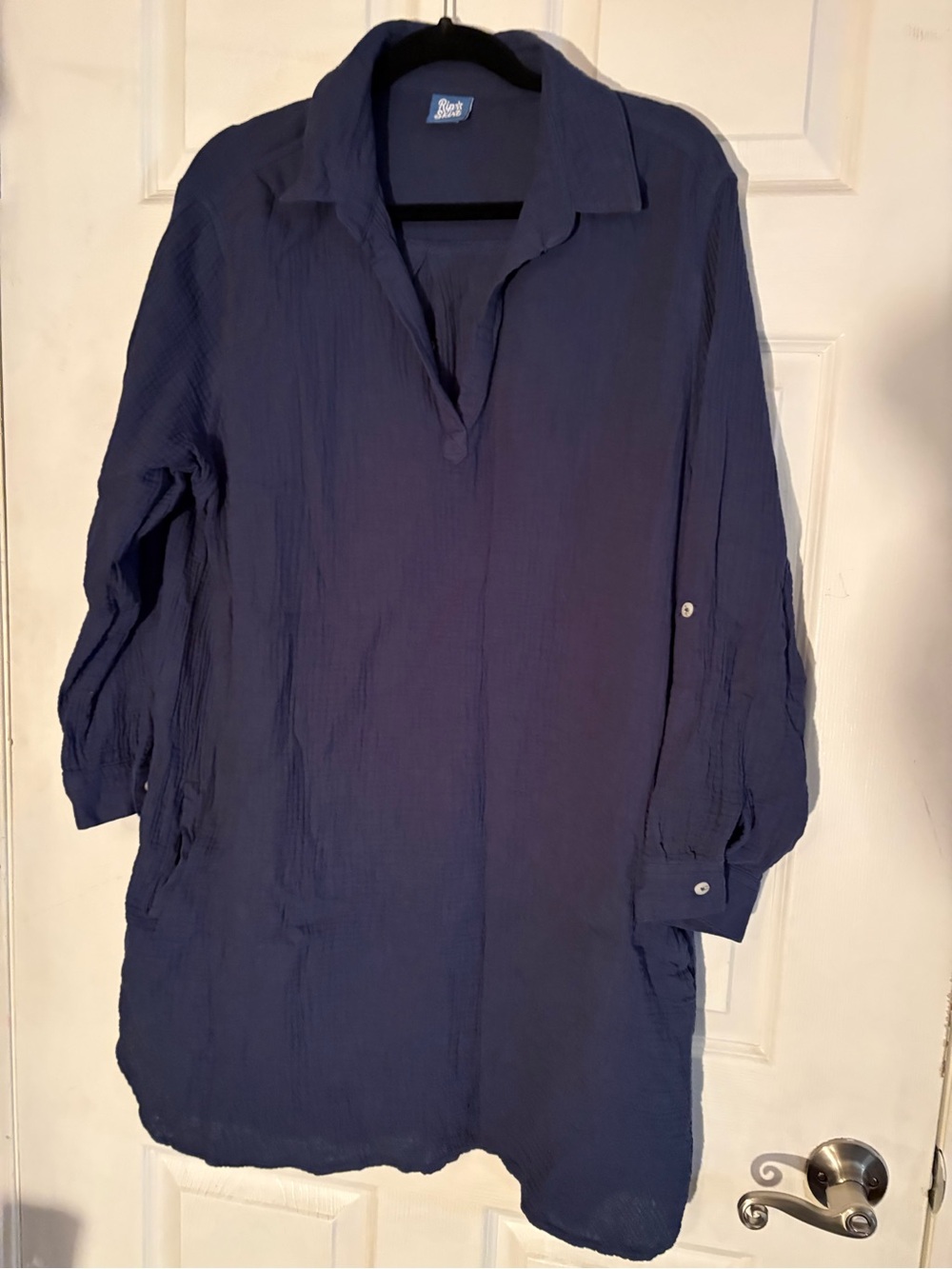 Women’s Navy Crinkle Tunic Top with V-Neck and Button-Tab Sleeves